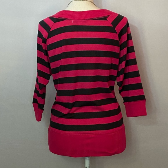 Tops/T-Shirts/Tanks👚 - 2 for $15 or 3 for $20 (Mix & Match) - Picture 2 of 5